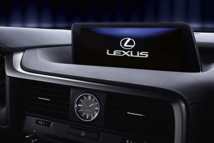 Lexus_display