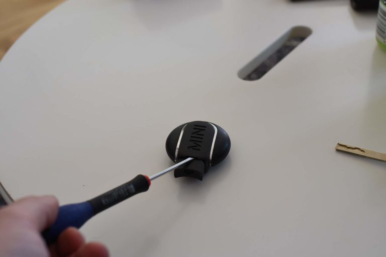 Hur Byter Man Batteri I Bilnyckeln