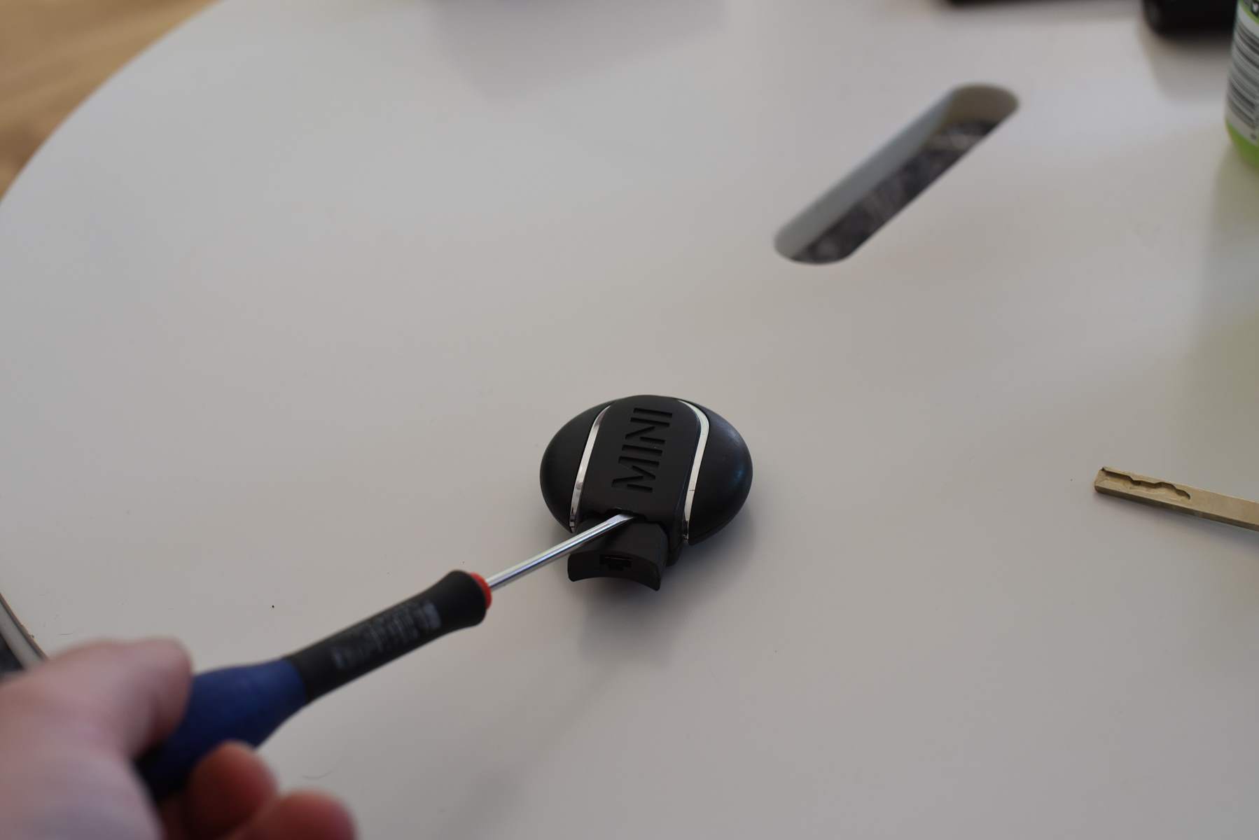 Hur Byter Man Batteri I Bilnyckeln