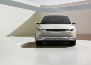 Hyundai IONIQ 5 marknadsförs med 77kW batteri och digitala backspeglar