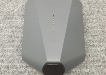 Farlig elbilsladdare stoppas av elsäkerhetsverket