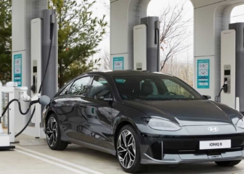 Robotladdare till elbilar